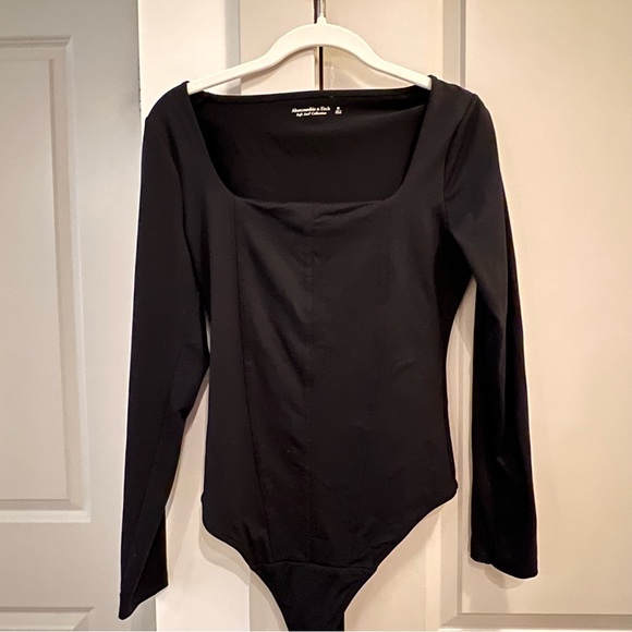 Abercrombie Black Long-Sleeve Seamless Fabric Corset Bodysuit - Picture 2 of 4